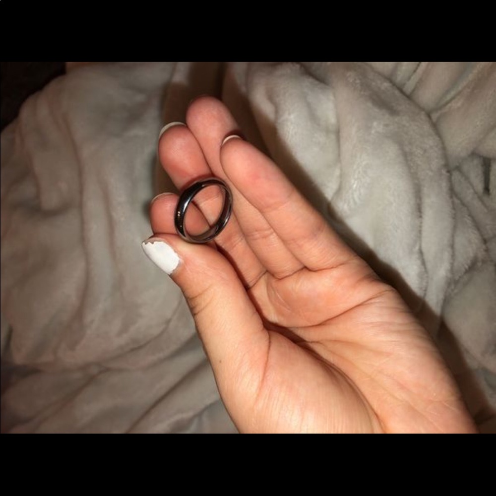Engagement ring - Picture 2 of 3
